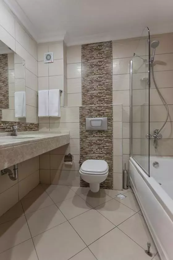 KANDELOR HOTEL BATHROOM (Copy).jpg
